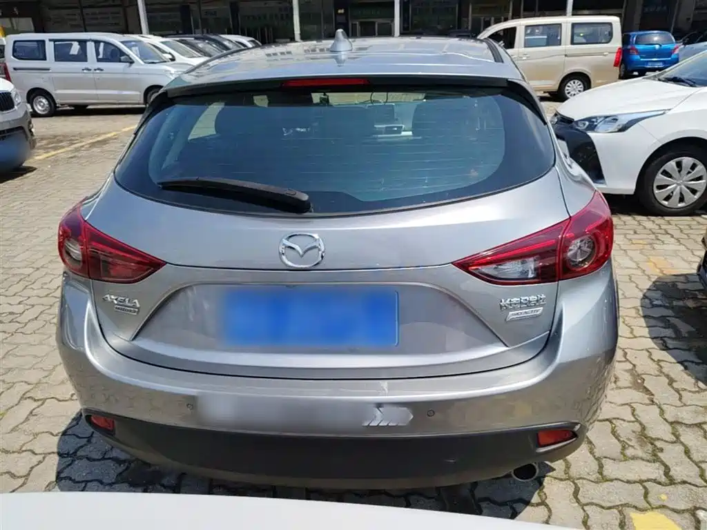 Mazda 3 Axela 2016 — фото 3