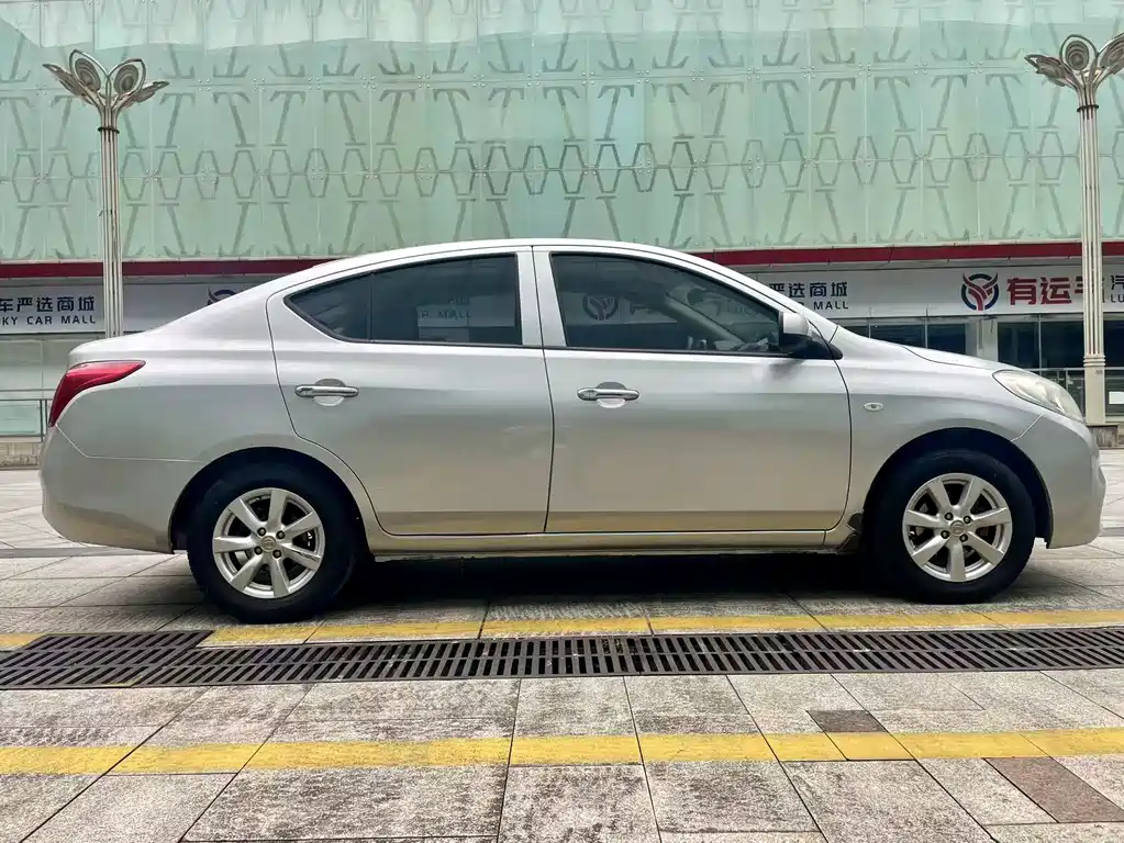 Nissan Sunny 2014 — фото 4