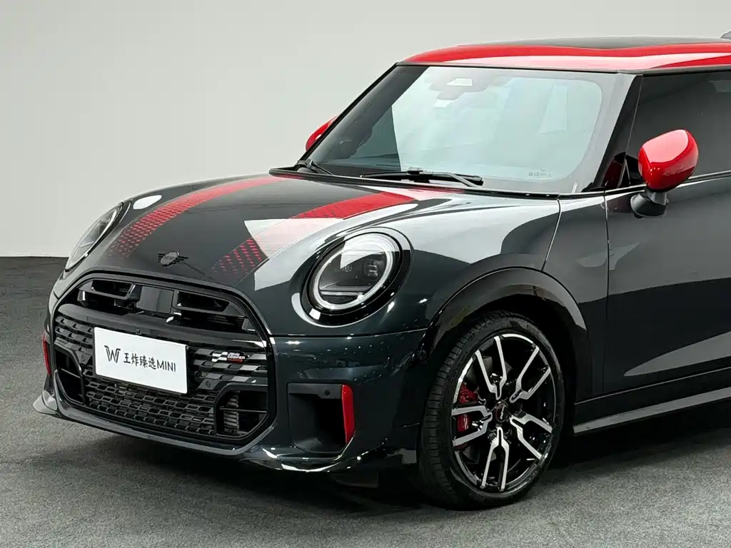 MINI JCW 2025 — фото 10