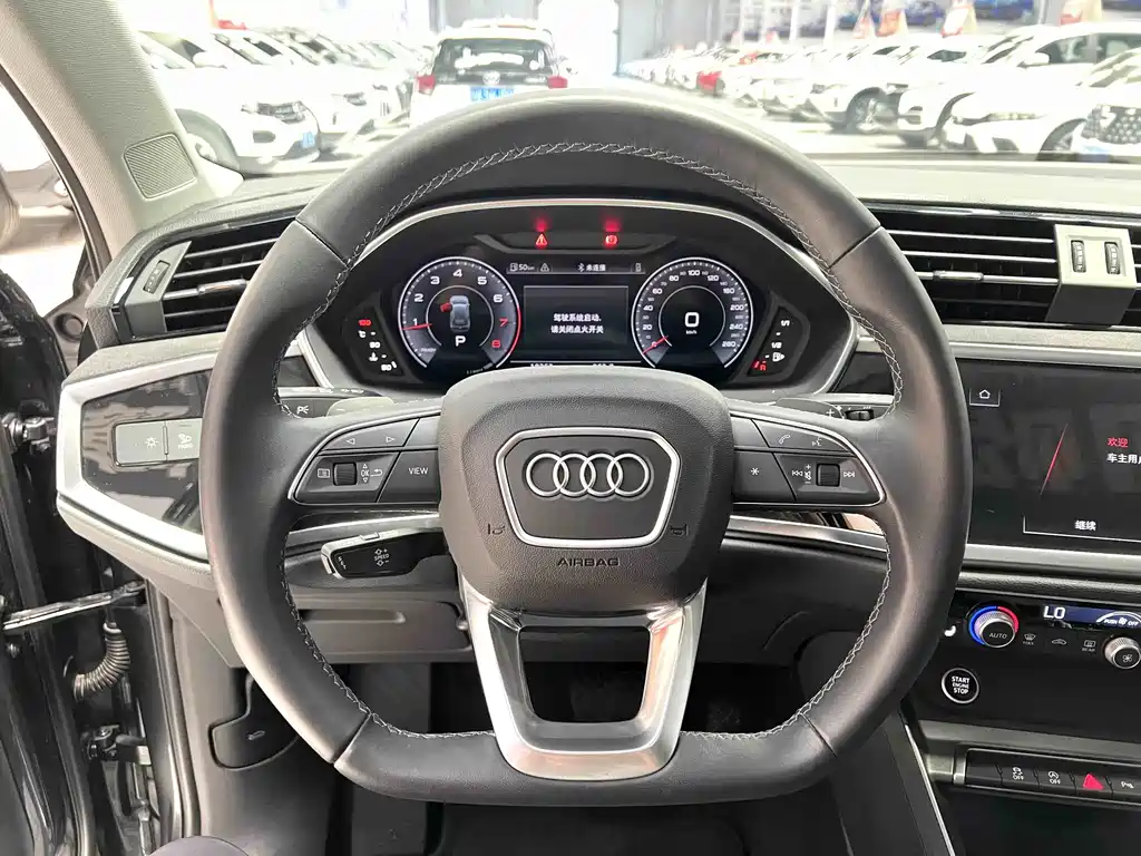 Audi Q3 2023 — фото 8