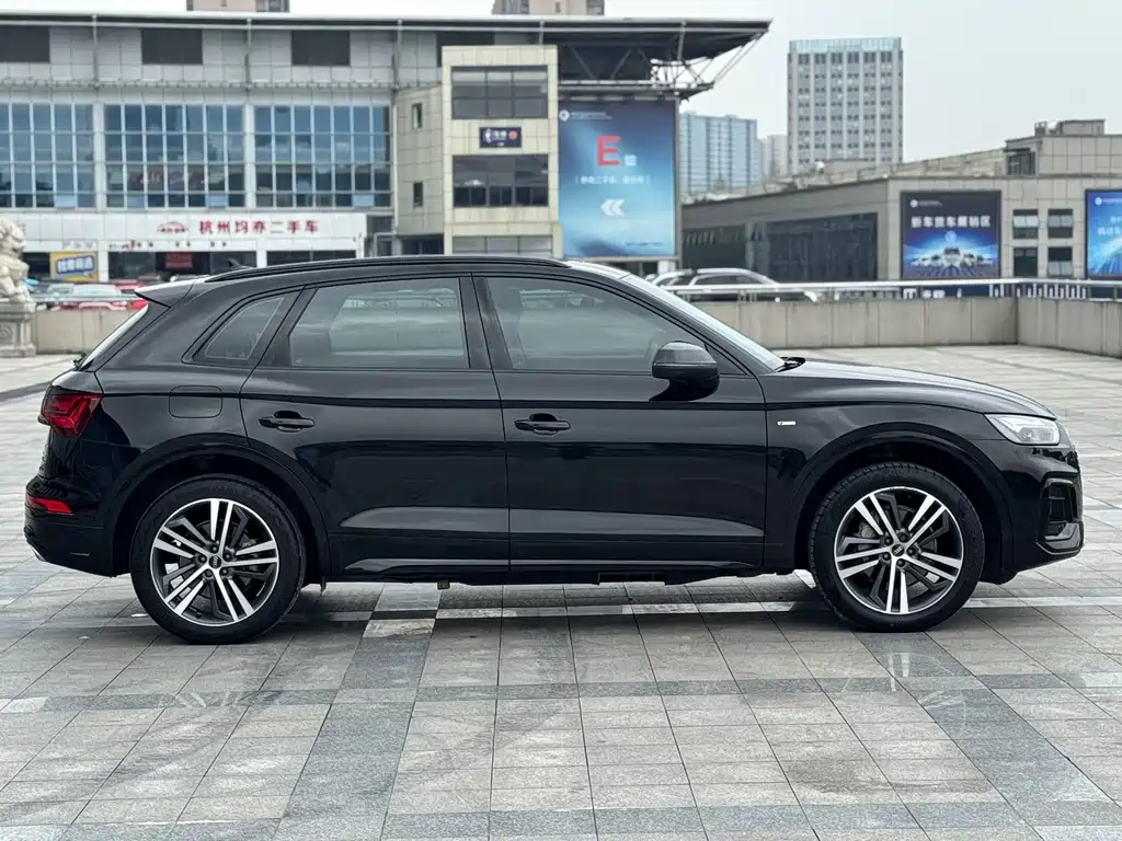 Audi Q5L 2022 — фото 7