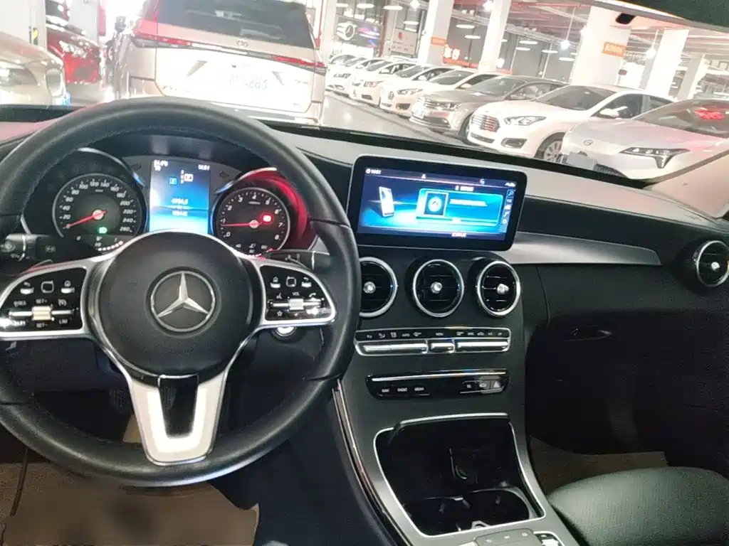 Mercedes-Benz C-Class 2019 — фото 10