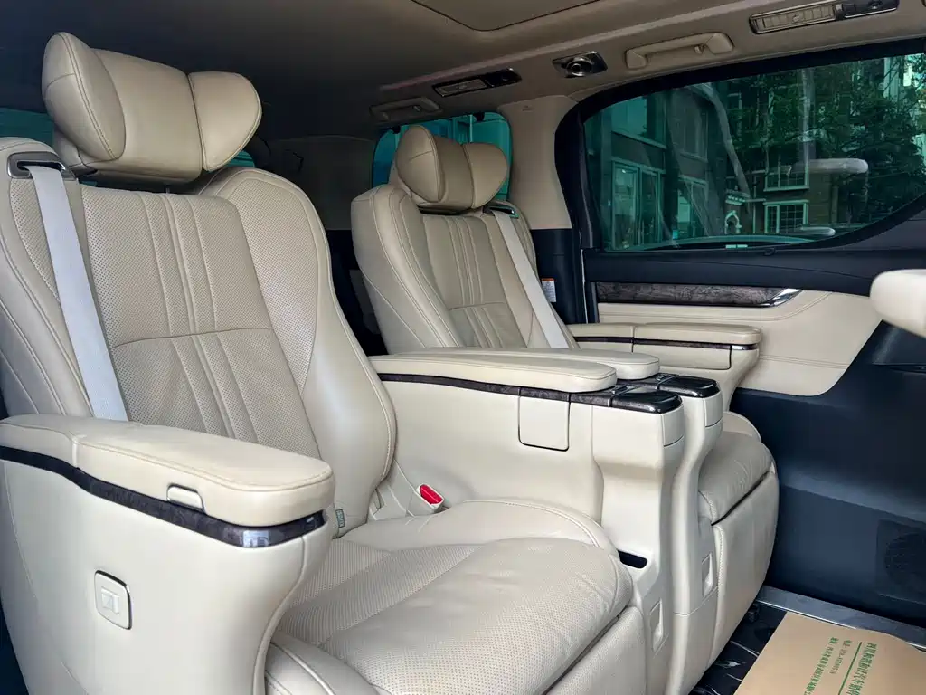 Toyota Alphard 2020 — фото 7