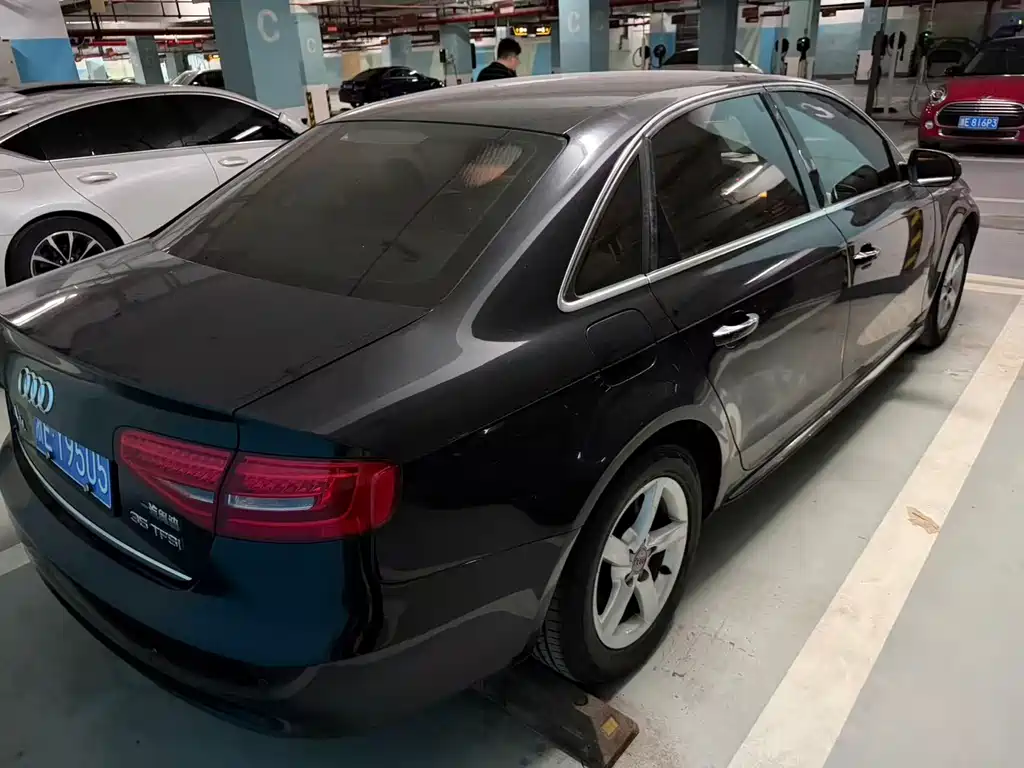 Audi A4L 2015