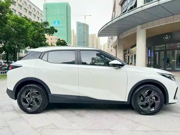 GAC Trumpchi GS3 2025