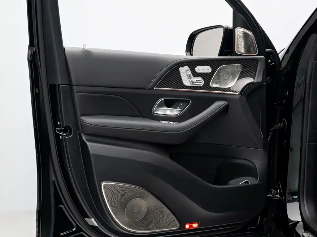 Mercedes-Benz GLS AMG 2026 — фото 6