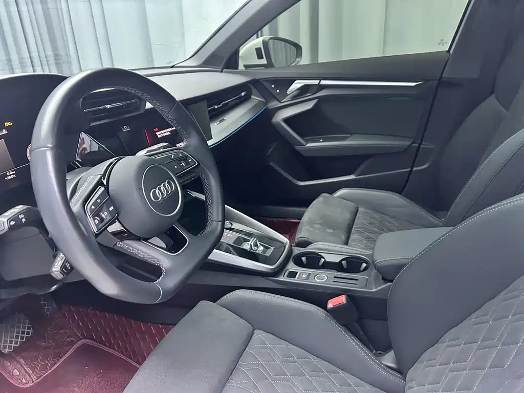 Audi A3 2023 — фото 12