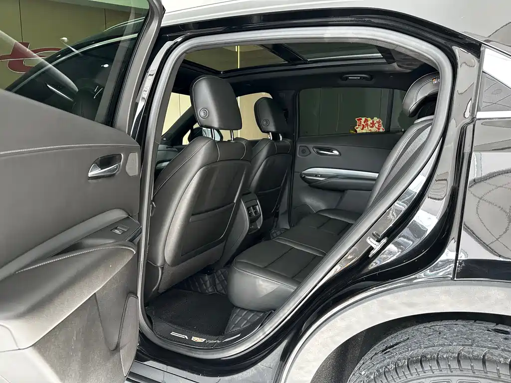 Cadillac XT4 2021 — фото 10