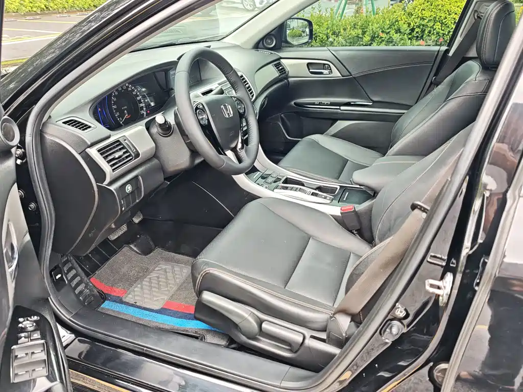 Honda Accord 2018 — фото 12