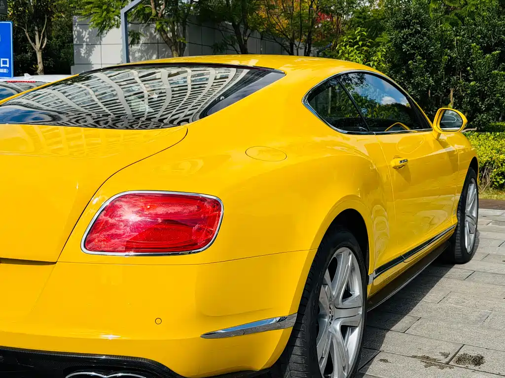 Bentley Continental 2018 — фото 27