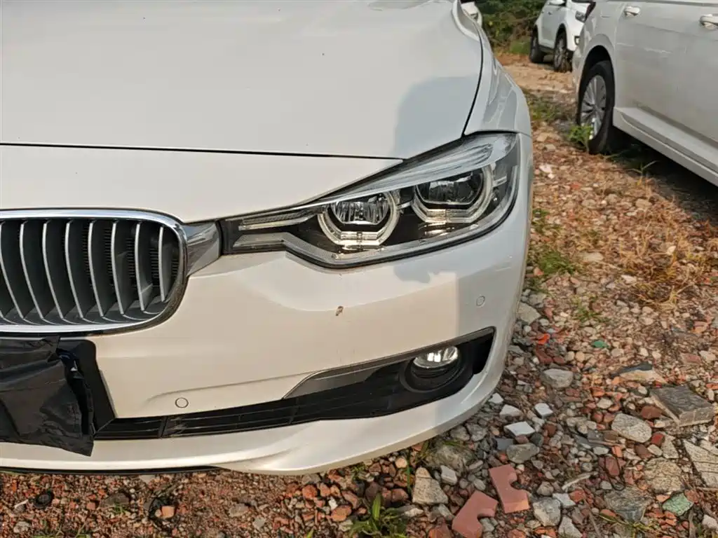 BMW 3 Series 2018 — фото 24
