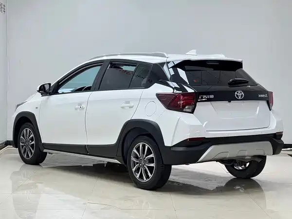 Toyota Yaris L 2023