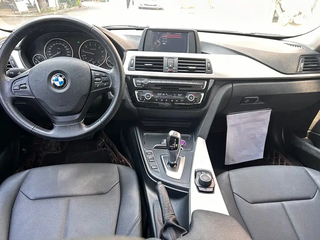 BMW 3 Series 2015 — фото 16