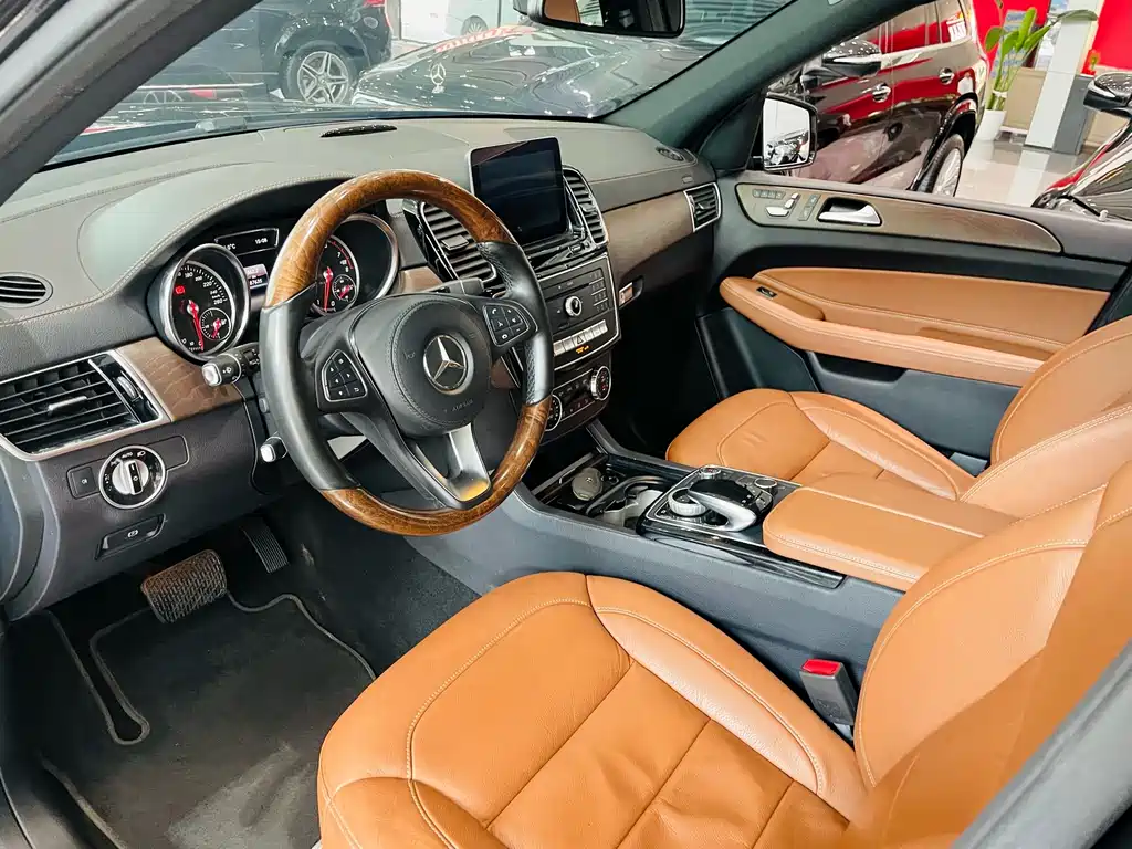 Mercedes-Benz GLS 2016 — фото 10