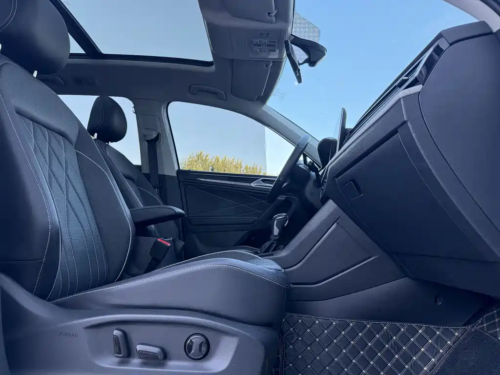 Volkswagen Tiguan L 2022 — фото 11