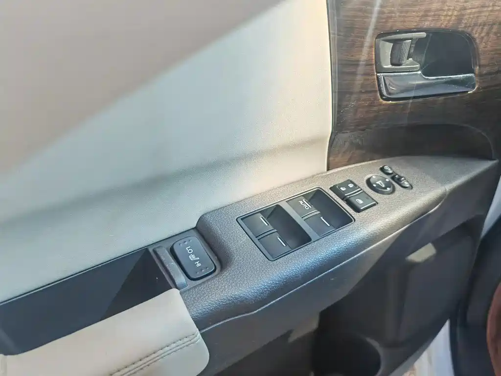 Honda Odyssey 2016 — фото 16