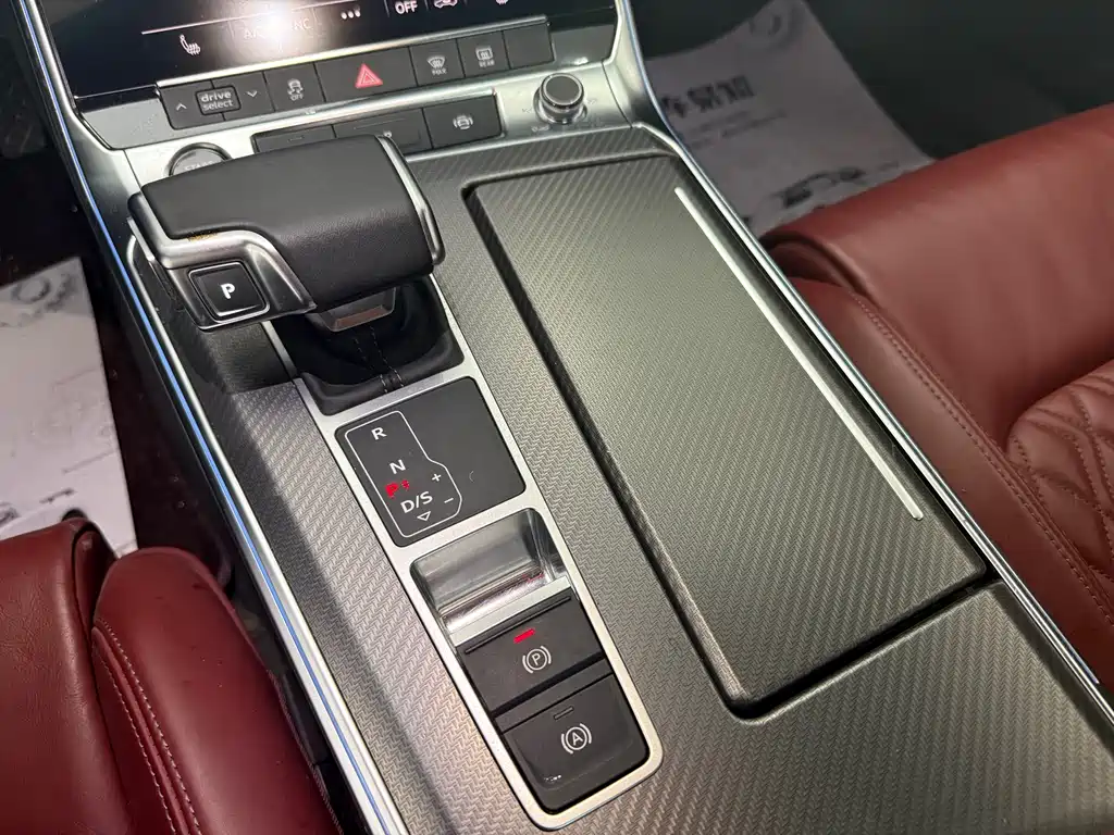 Audi A7L 2024 — фото 10