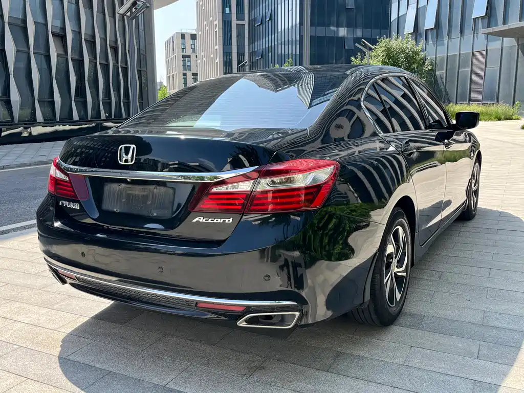 Honda Accord 2018 — фото 4