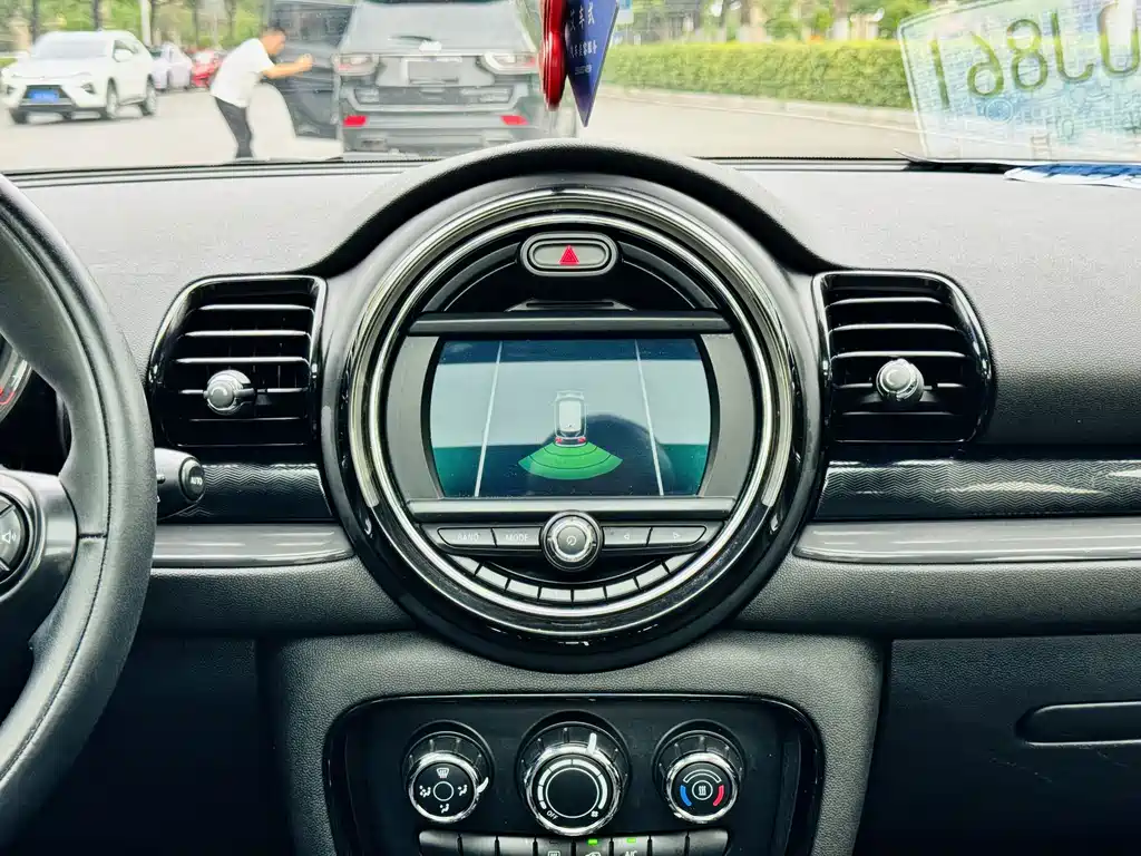 MINI Clubman 2018 — фото 8