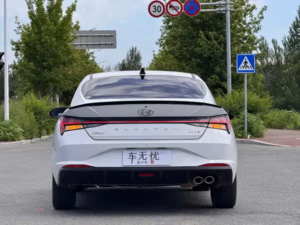 Hyundai Elantra 2023