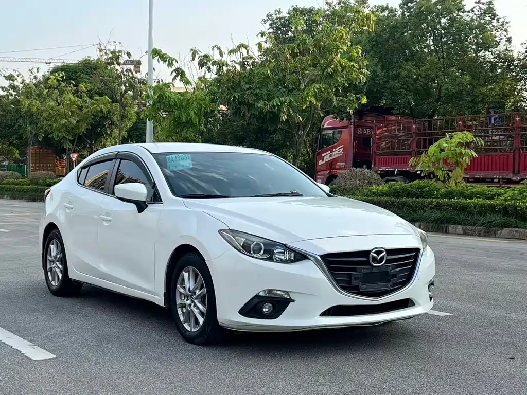 Mazda 3 Axela 2016