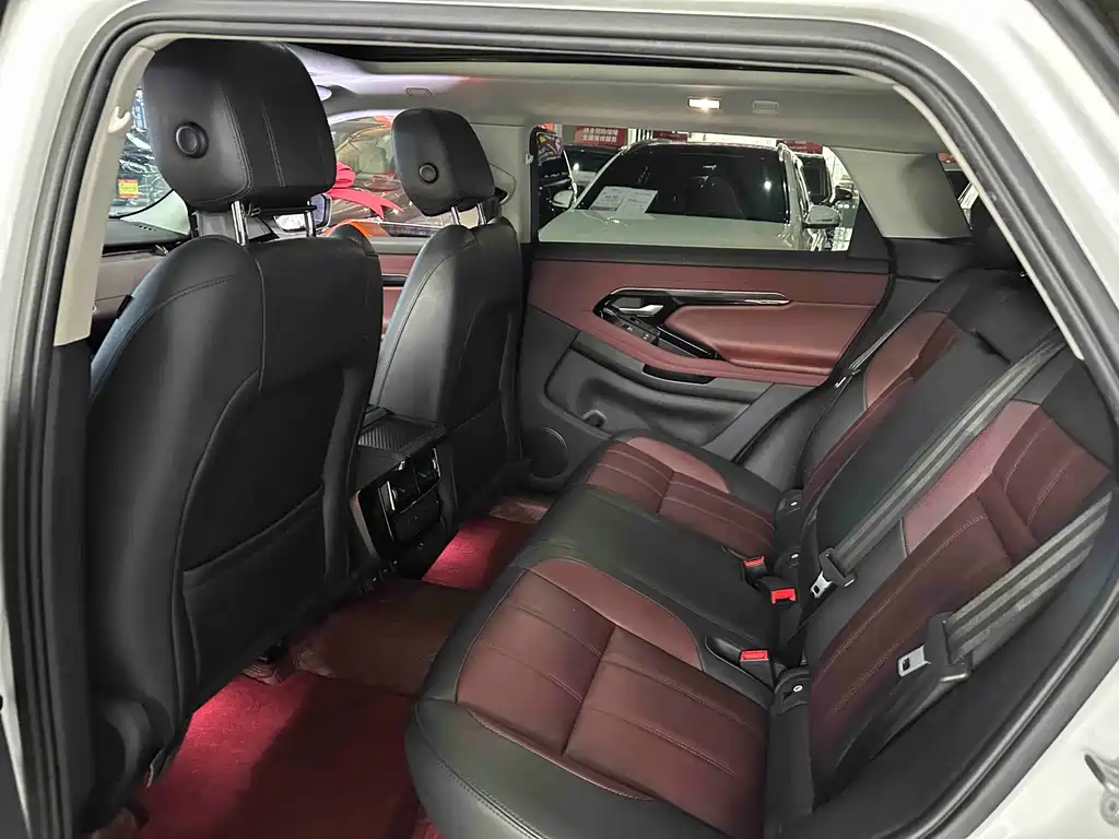 Land Rover Range Rover Evoque 2023 — фото 13
