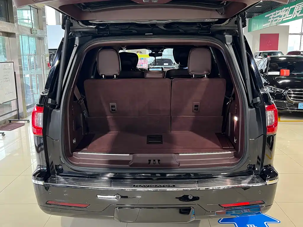 Lincoln Navigator 2021 — фото 28