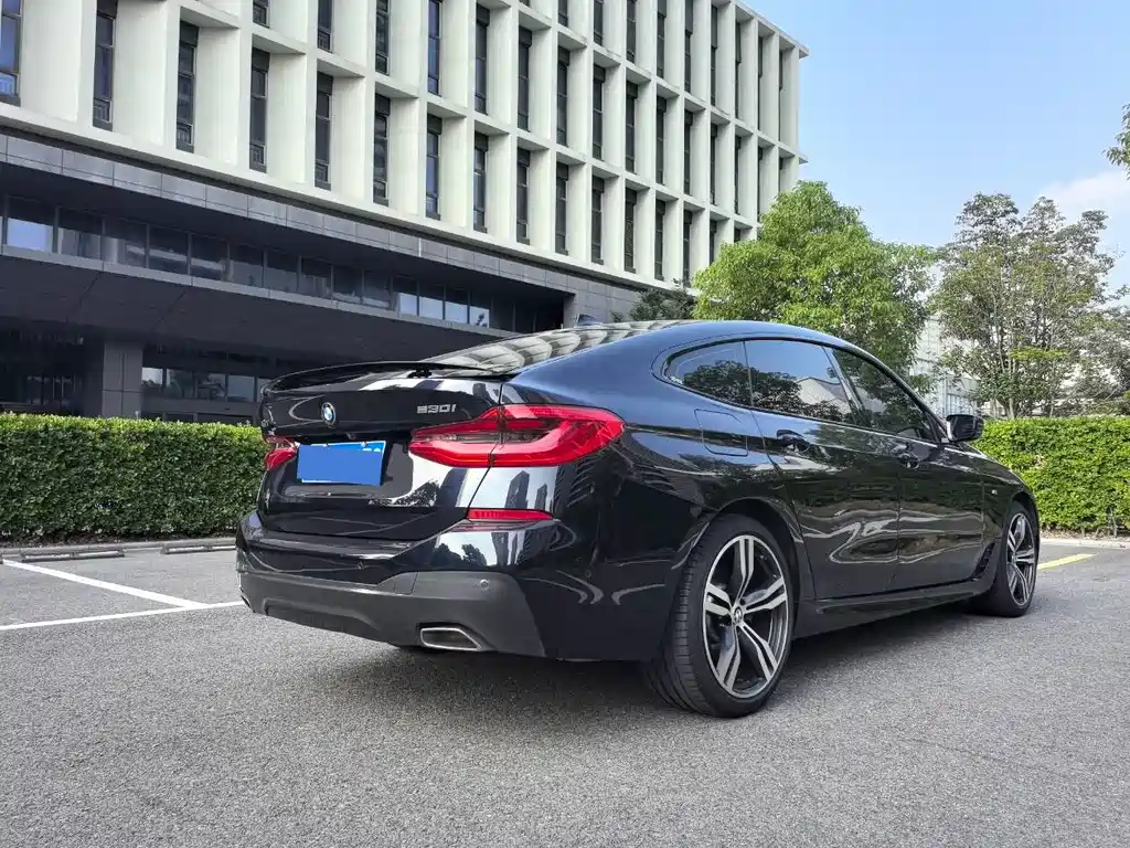 BMW 6 Series GT 2022 — фото 10