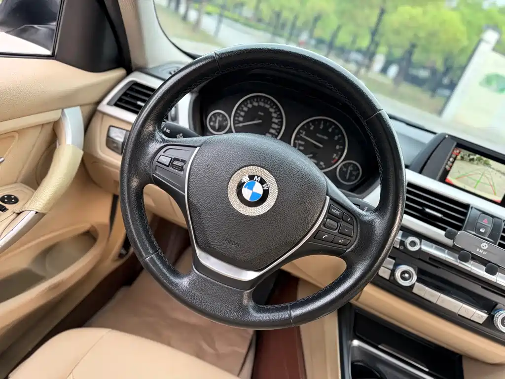 BMW 3 Series 2015 — фото 12