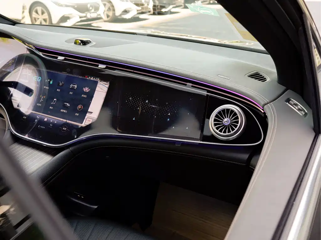 Mercedes-Benz EQS SUV 2026 — фото 16