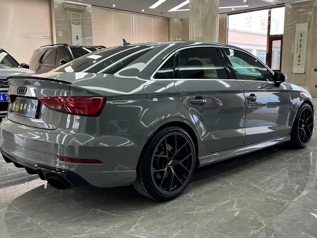 Audi RS 3 2018 — фото 6