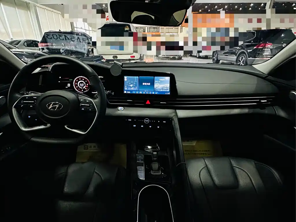 Hyundai Elantra 2022