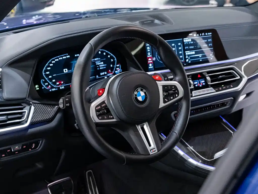 BMW X5 M 2022 — фото 13