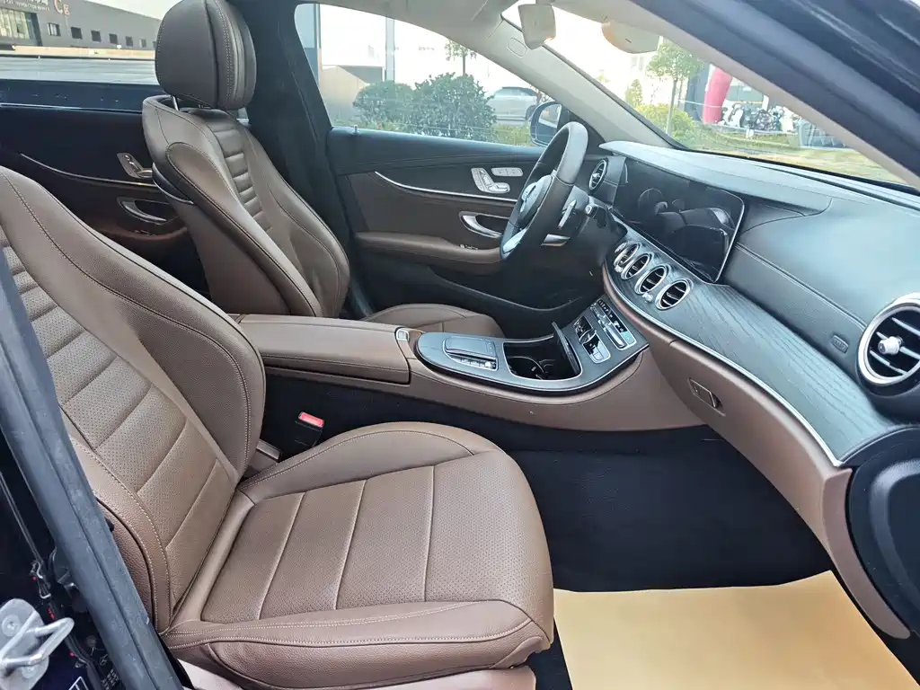 Mercedes-Benz E-Class 2020 — фото 20