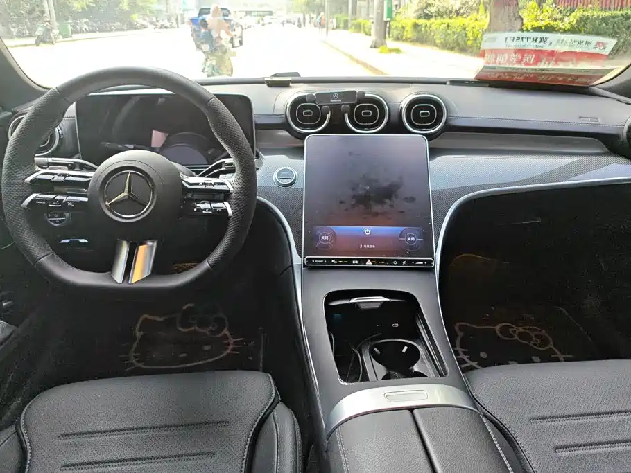 Mercedes-Benz C-Class 2025 — фото 12