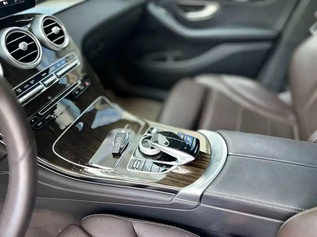 Mercedes-Benz GLC 2016 — фото 12