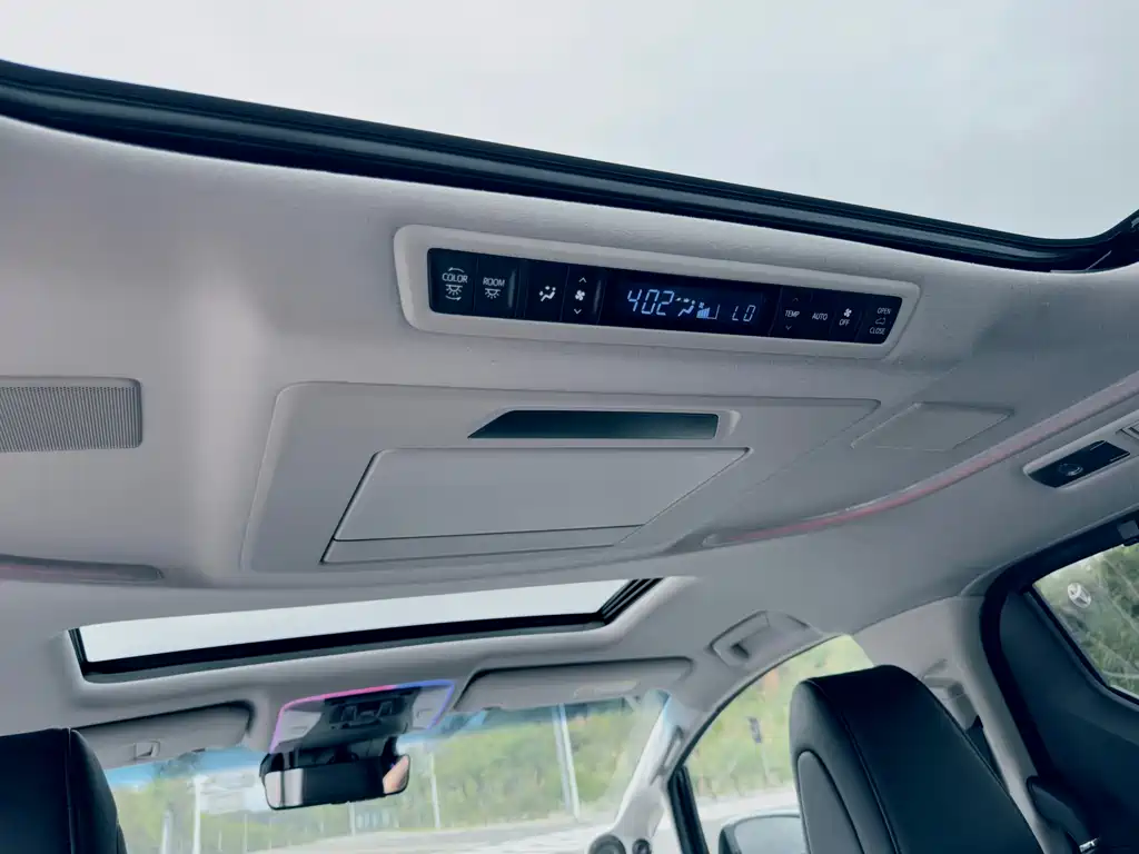 Toyota Vellfire 2020 — фото 14