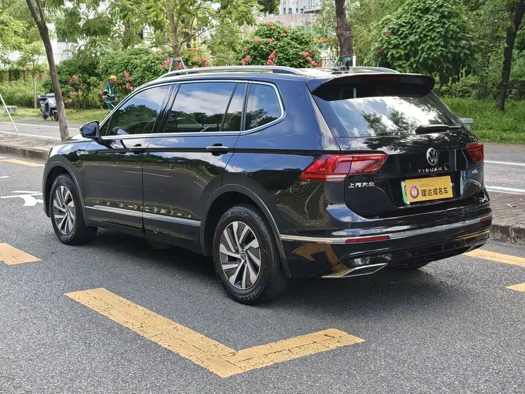 Volkswagen Tiguan L Plug-In Hybrid 2021 — фото 6