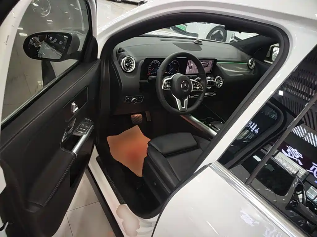 Mercedes-Benz GLA 2023 — фото 16