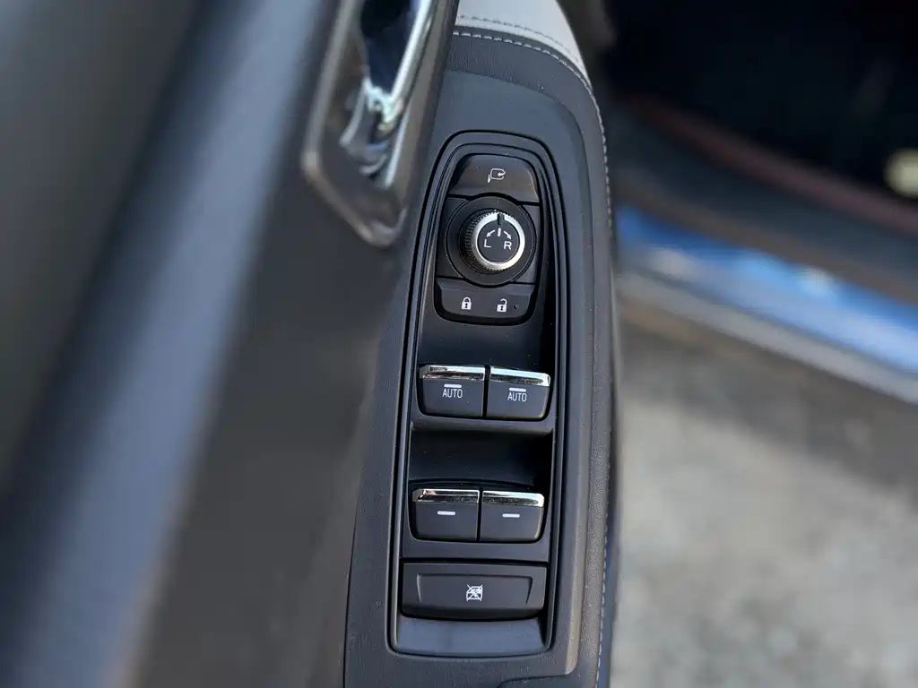 Subaru Forester 2023 — фото 22