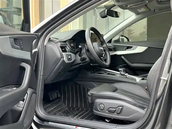 Audi A4L 2020