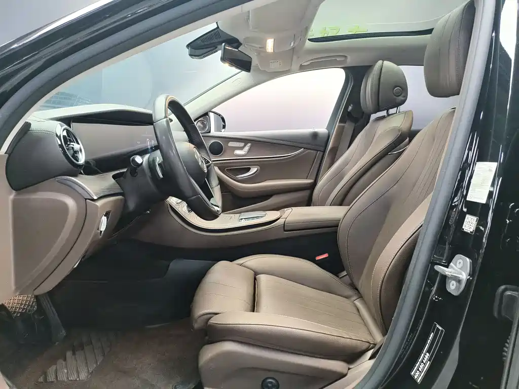 Mercedes-Benz E-Class 2022 — фото 3