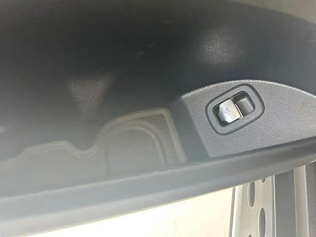 Mercedes-Benz GLC 2025