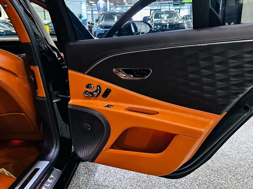 Bentley Flying Spur 2022 — фото 14