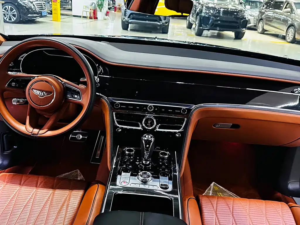 Bentley Flying Spur 2022 — фото 17