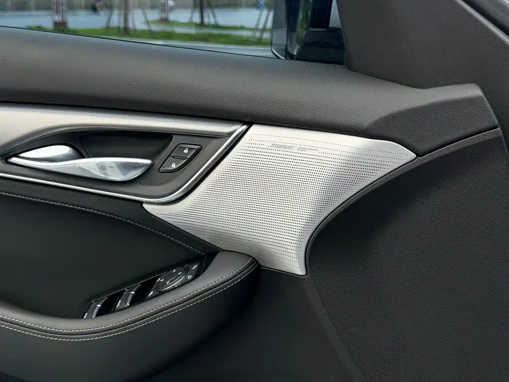 Cadillac CT5 2022 — фото 13