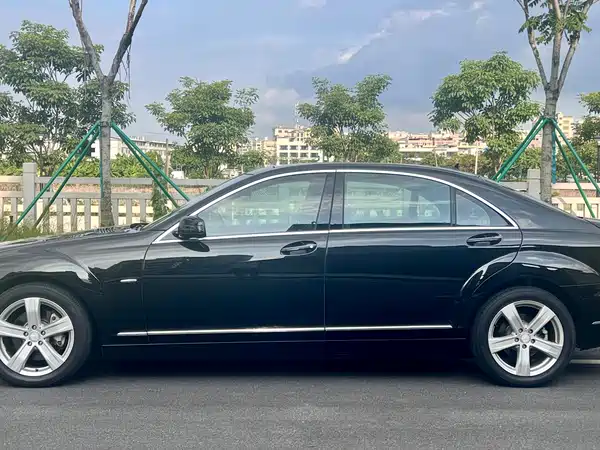 Mercedes-Benz S-Class 2012