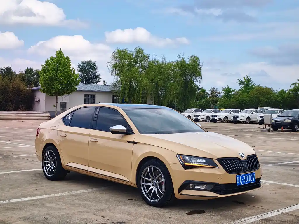 Skoda Superb 2018 — фото 3