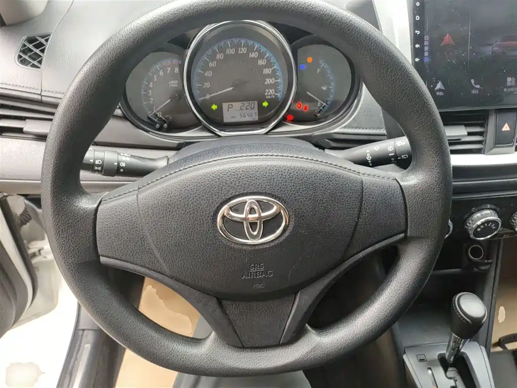 Toyota Yaris L 2019