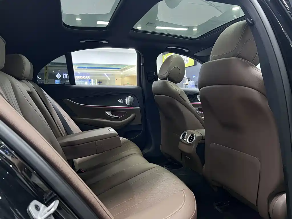 Mercedes-Benz E-Class 2021 — фото 16